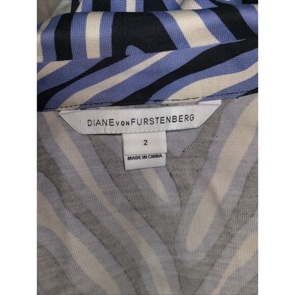 Diane Von Furstenberg 100% Silk Long Sleeve Wrap Dress Size 2 - Picture 7 of 9